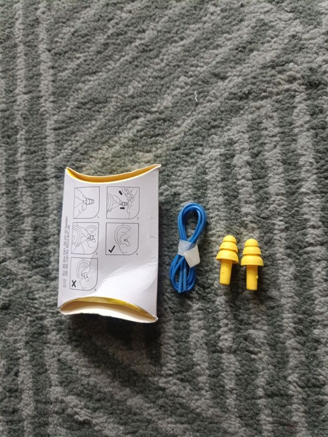 Tapones para los oídos.