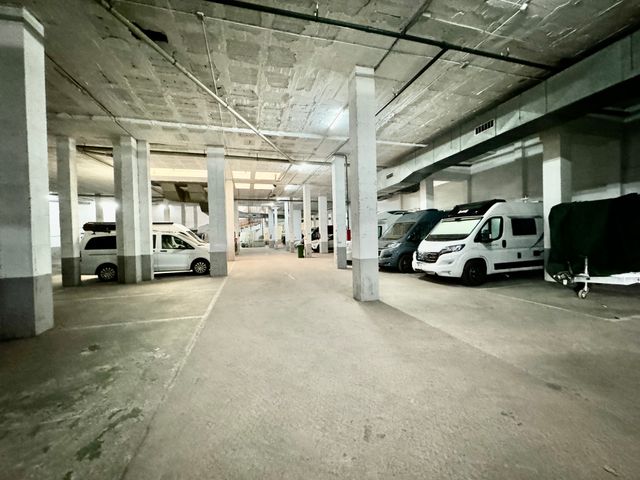 Plazas Parking para  furgoneta autocaravana...