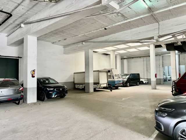 Plazas Parking para  furgoneta autocaravana...