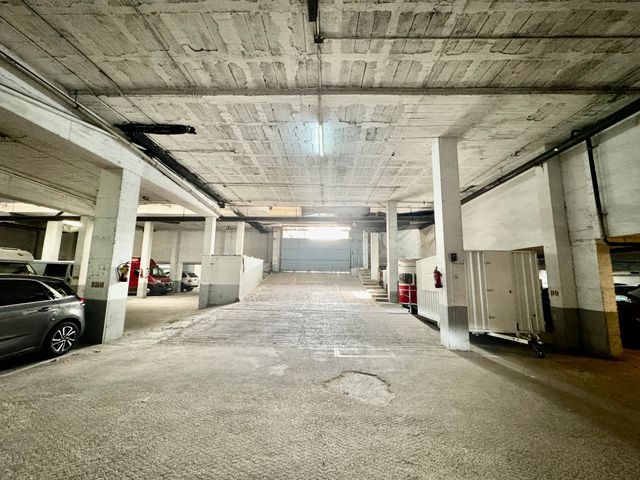 Plazas Parking para  furgoneta autocaravana...