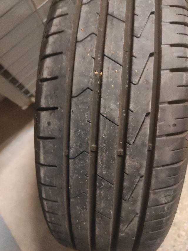 Rueda hankook 185/60r15 84h