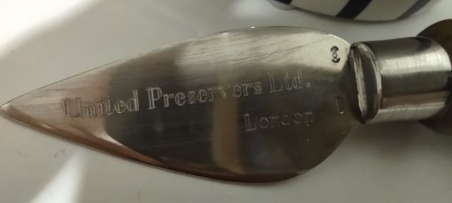 Coltello da Parmigiano in argento 800