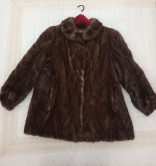 Chaquetón de piel marrón de señora a medida