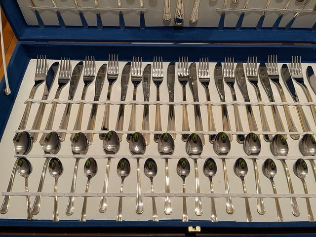 Cuberteria 113 piezas sin estrenar