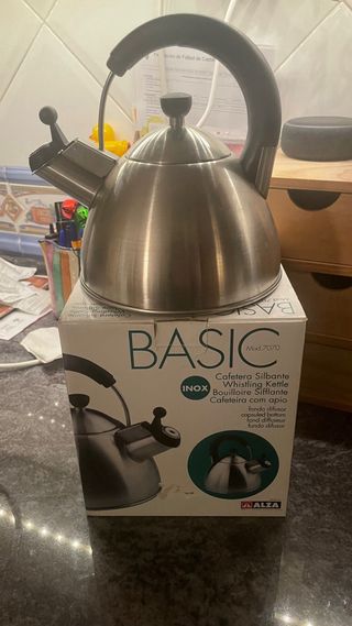 Hervidor de agua silbante.