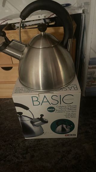 Hervidor de agua silbante.