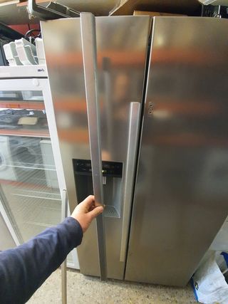 Tirrador puerta nevera Daewoo Americana 