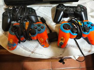 PlayStation 3 Sony más tres juegos.