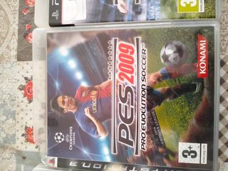 PlayStation 3 Sony más tres juegos.