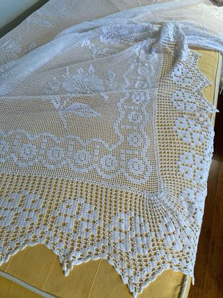 COLCHA DE GANCHILLO HECHA A MANO