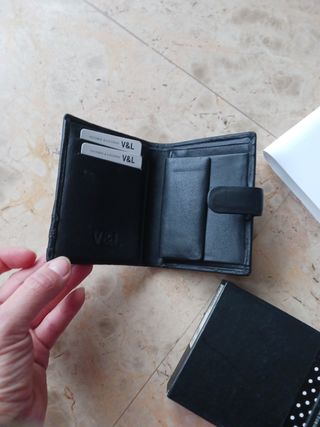 BILLETERA PIEL VICTORIO Y LUCCHINO