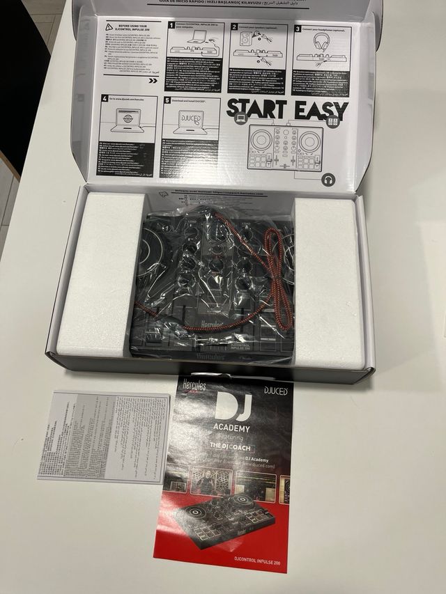 Hercules DJControl Inpulse 200