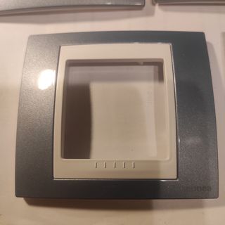 Embellecedor enchufe