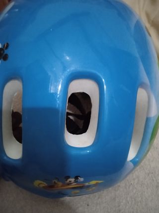 Casco y rodilleras de niño