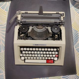 Maquina de escribir Olivetti LETTERA 42