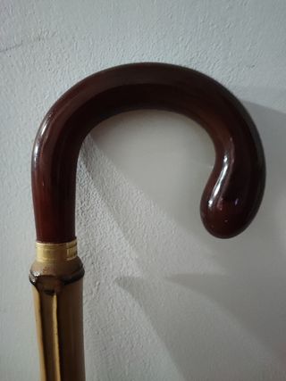 Bastón con puño tipo carey