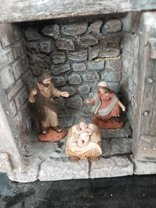 Casa pesebre figuras pequeñas 8cm