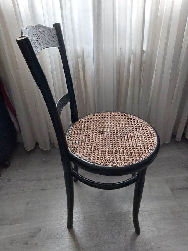 4 Sillas de madera tipo Thonet
