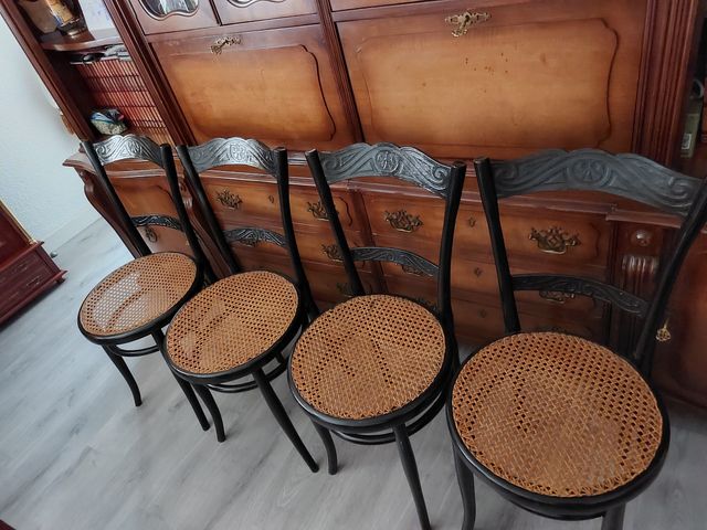 4 Sillas de madera tipo Thonet