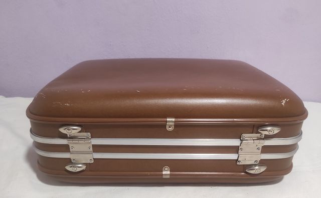 Maleta antigua de piel
