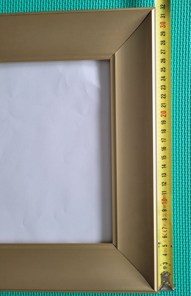 MARCO DE CUADROS Y FOTOS DORADO.