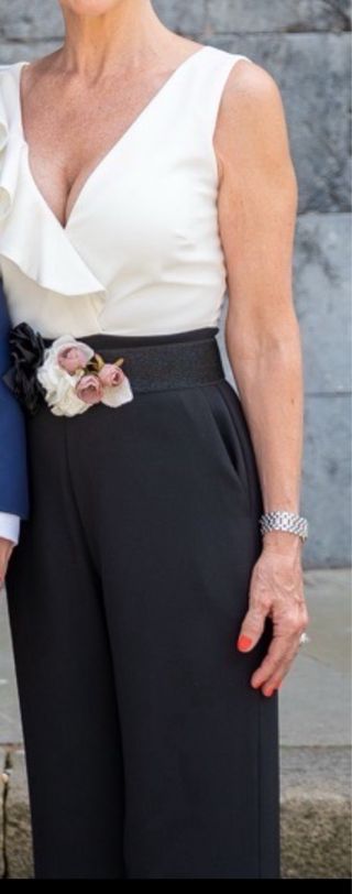 Mono pantalón negro y blanco muy elegante