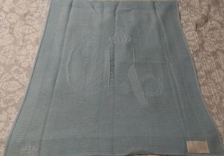 Mantita de bebe niño de lana en punto