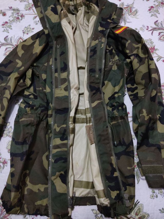 Chubasquero militar talla 1