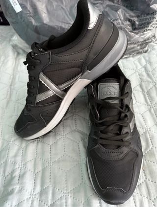 Munich Massana, Zapatillas