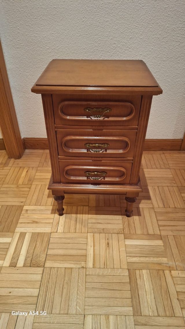 Mesilla de dormitorio