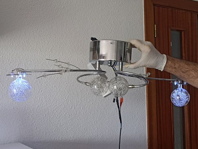 Lampara techo salón.