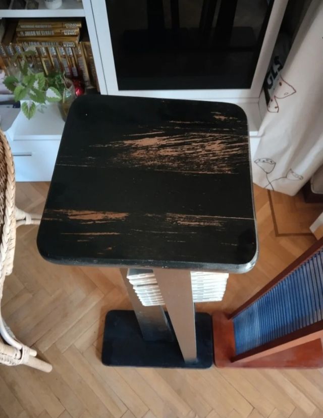 Dos torres Porta CD. Capacidad 60 CD cada una