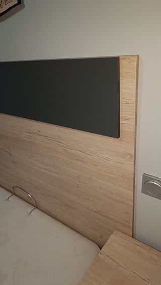 Cabecero y mesitas de noche