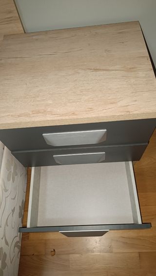 Cabecero y mesitas de noche