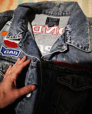 Cazadora marca Gas edición repsol