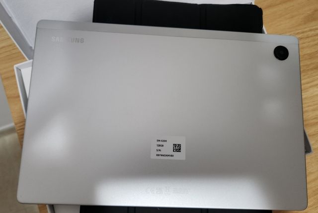 Tablet samsung galaxy a8 4g 128 1t incluida