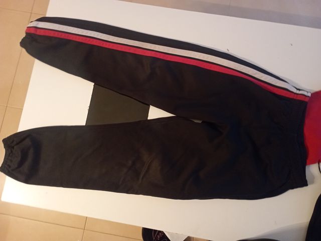 Chándal del colegio mare de deu de