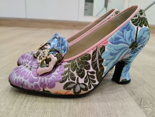 Traje de fallera con dos corpiños y zapatos