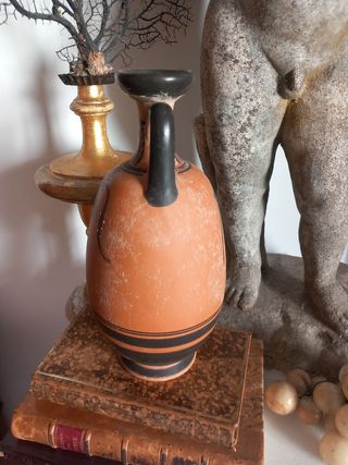 Cerámica griega. Ánfora. Figuras negras