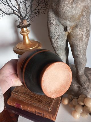 Cerámica griega. Ánfora. Figuras negras