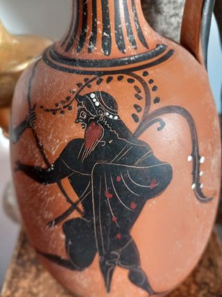 Cerámica griega. Ánfora. Figuras negras