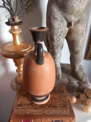 Cerámica griega ánfora. Figuras negras