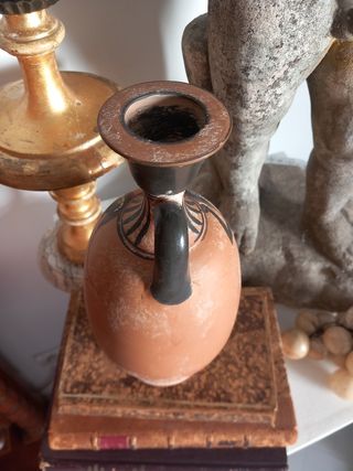 Cerámica griega ánfora. Figuras negras