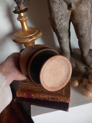 Cerámica griega ánfora. Figuras negras