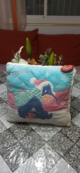Peluche y cojín