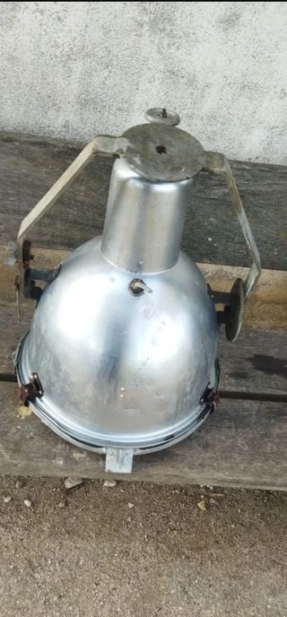 Foco  de techo aluminio casquillo M40