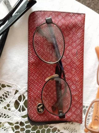 Occhiali Vogue blu con custodia