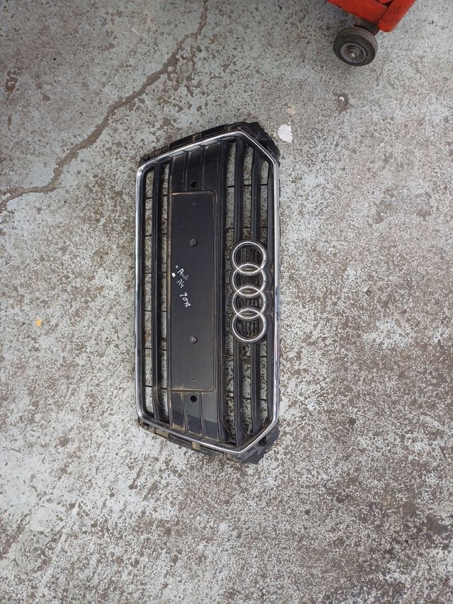 Parrilla audi a4