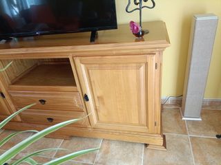 Mueble bajo tele.