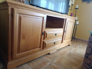 Mueble bajo tele.